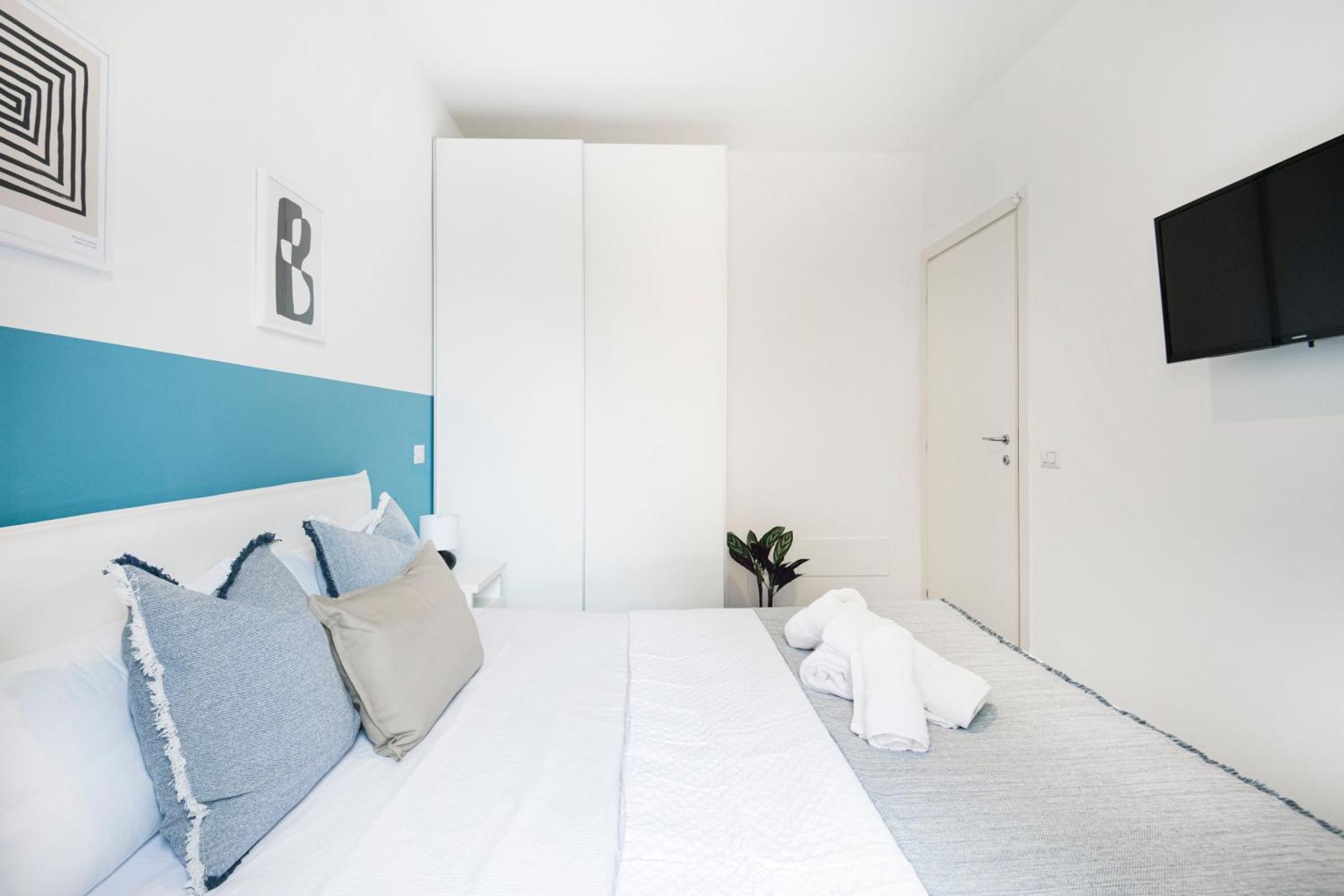 New Flat Fully Furnished In P.Ta Romana Милано Екстериор снимка